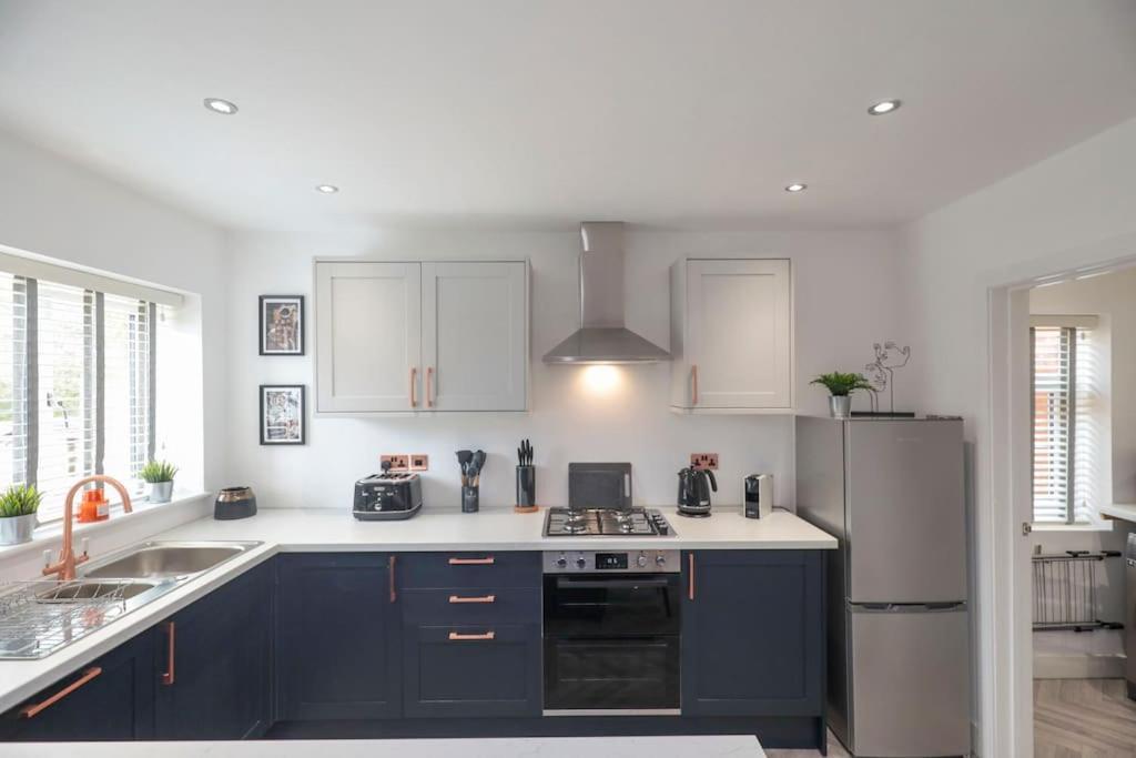 Perfect For Contractors With On Site Parking Villa Brierley Hill Exterior foto